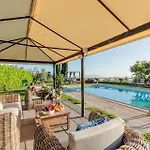 Tuscan Fizz, A Traditional Stone With Pool * Valgiano