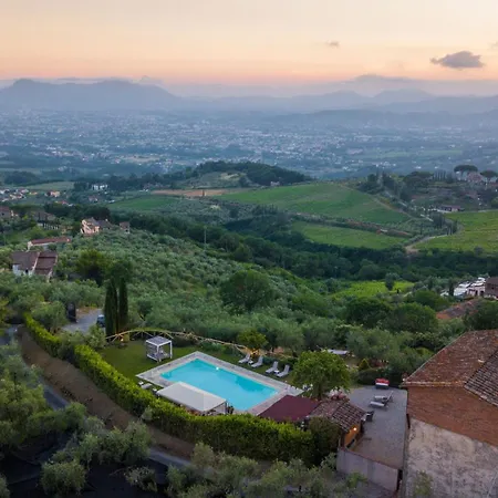 فيلة Tuscan Fizz, A Traditional Stone With Pool *