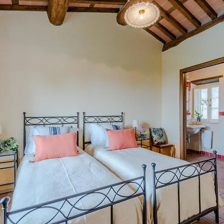 Tuscan Fizz, A Traditional Stone With Pool 빌라