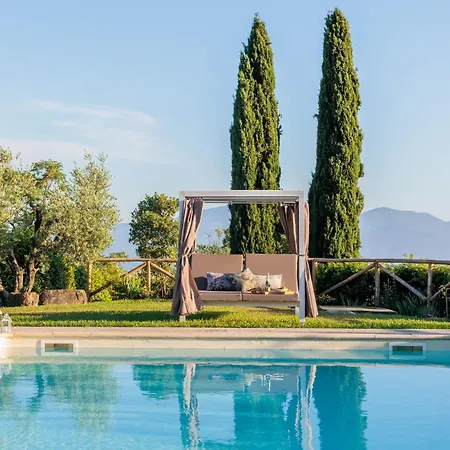 Tuscan Fizz, A Traditional Stone With Pool *
