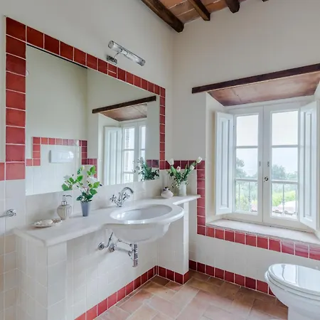 Tuscan Fizz, A Traditional Stone With Pool