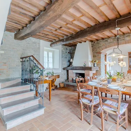 Tuscan Fizz, A Traditional Stone With Pool