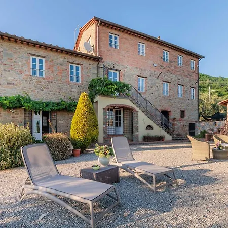 Tuscan Fizz, A Traditional Stone With Pool