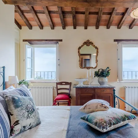 فيلة Tuscan Fizz, A Traditional Stone With Pool