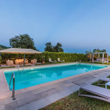 Tuscan Fizz, A Traditional Stone With Pool *