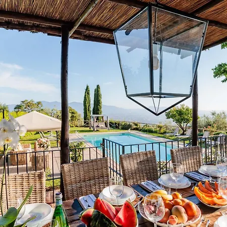 Tuscan Fizz, A Traditional Stone With Pool فيلة *