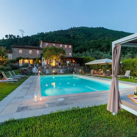 Tuscan Fizz, A Traditional Stone With Pool *